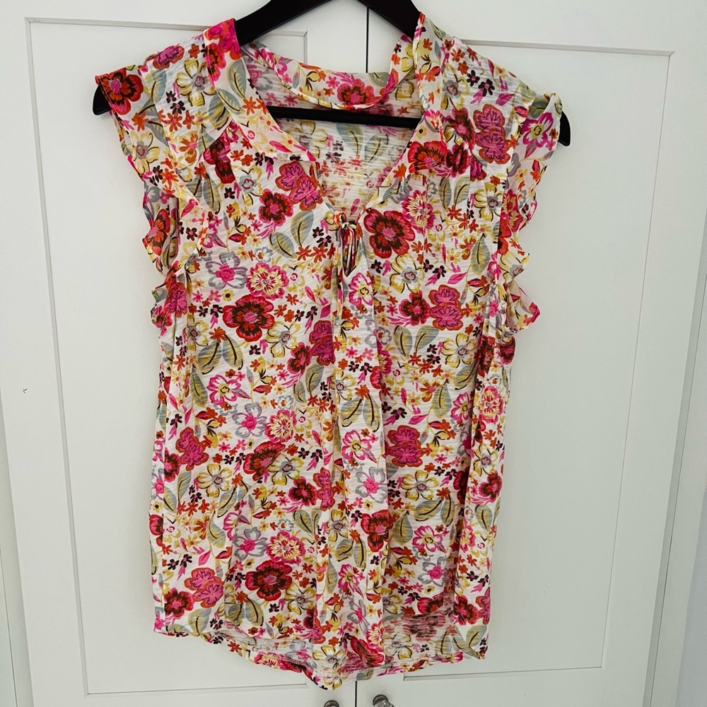Lucky Brand Floral Flutter Sleeve Women's vneck tie Top blouse size Medium